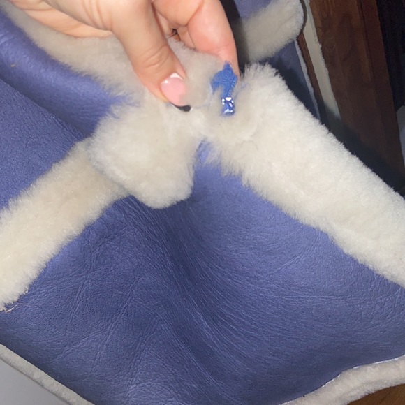 Blue Shearling with a fox trim hood - Picture 6 of 12